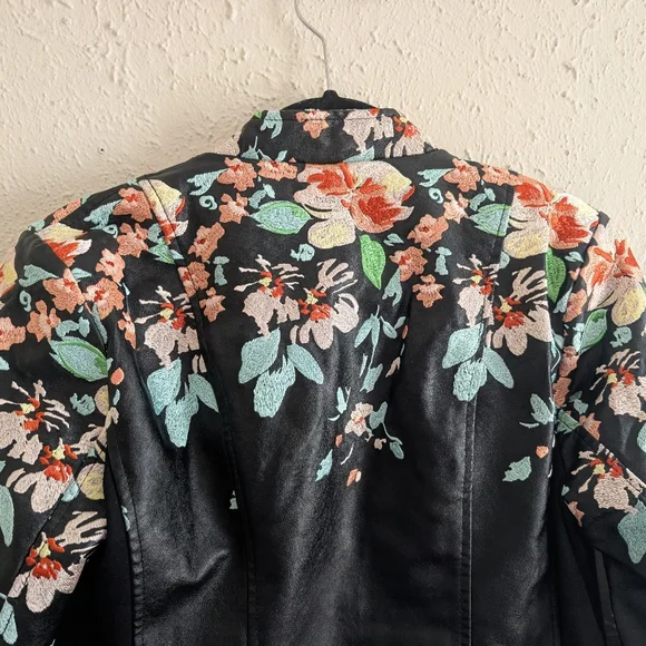 NWOT Colleen Lopez Black Faux Leather Jacket with Floral Embroidery - Picture 10 of 11